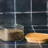 Boîte de conservation carrée - PEBBLY - en verre et bambou - 500ml