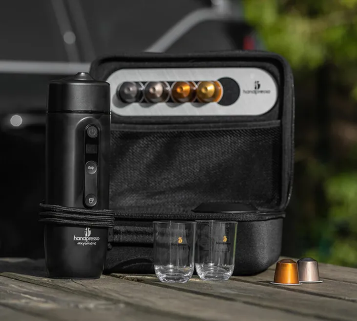 Cafetière Handpresso Machine à capsules compatibles Nespresso® modèle Auto Capsule 12 ou 24 volts pack complet de voyage
