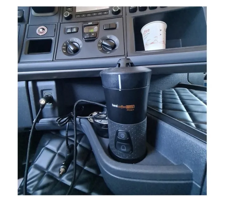 Cafetière Handpresso modèle Handcoffee Truck 24 volts pour dosettes Senseo + son étui de protection + cadeaux MaxiCoffee