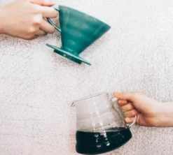 Dripper HARIO V60 VDC-02 turquoise 2 à 4 Tasses