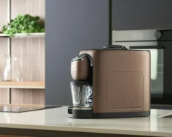 Expresso Broyeur LAVAZZA Assoluta "Beans to cup" 10 - Marron