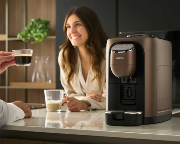 Expresso Broyeur LAVAZZA Assoluta "Beans to cup" 10 - Marron