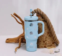 Gourde isotherme avec paille Travel cup Évasion pastel bleu - 90 cl - QWETCH