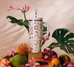 Gourde isotherme avec paille Travel cup Moani sable - 90 cl - QWETCH