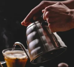 Kit Chemex n°2 : Chemex 6 tasses + verseuse D-Kanta + 100 filtres