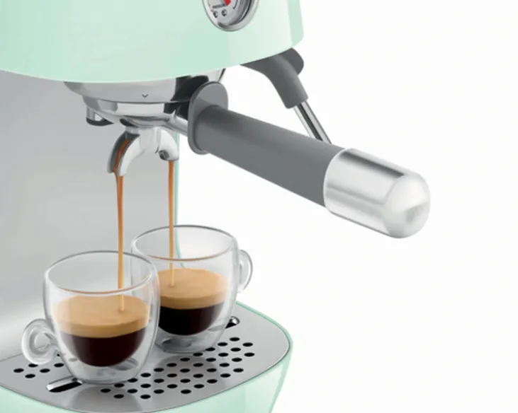 Machine expresso SMEG ECF03PGEU vert avec Cold brew