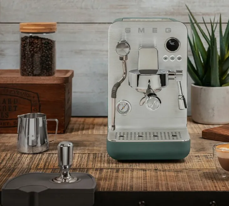 Machine Expresso SMEG EMC02EGMEU vert émeraude