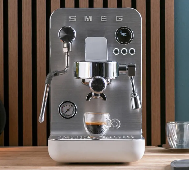 Machine Expresso SMEG EMC02WHMEU blanche