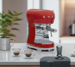 Machine expresso SMEG rouge ECF02RDEU années 50