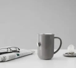 Mug Minima wool grey 50 cl avec infuseur inox - VIVA SCANDINAVIA